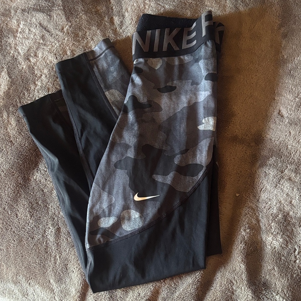 Nike Black and Gray Camouflage Leggings